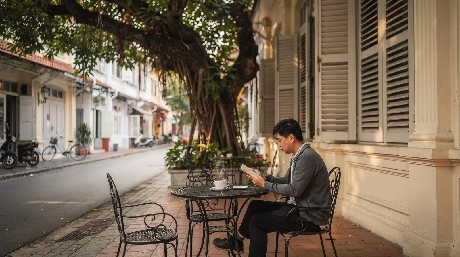 Shamian Island Guangzhou: colonial architecture, cafés, and a quiet morning walk